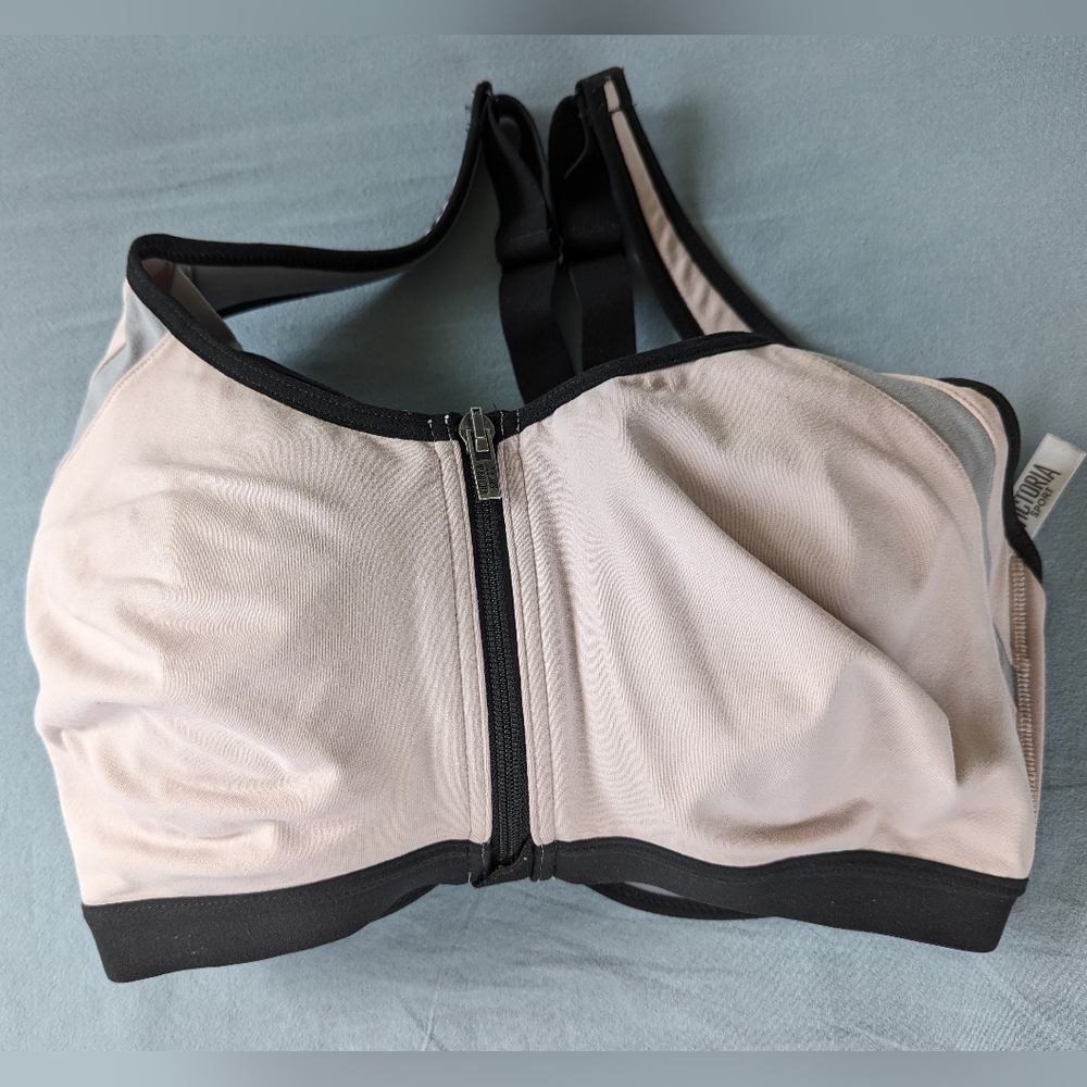 Victoria's Secret Sports Bra (34DDD)